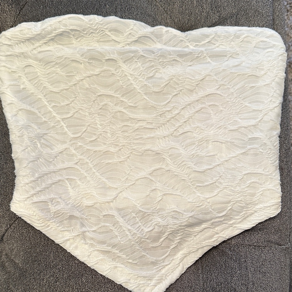 SHEIN White Textured Crop Top